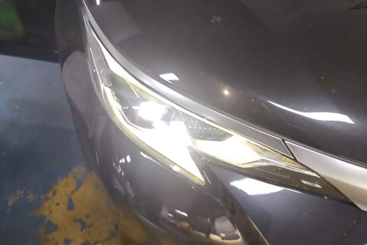 Used Toyota SIENNA 2021 2.5L Hybrid Ultimate Edition Right Front Headlight