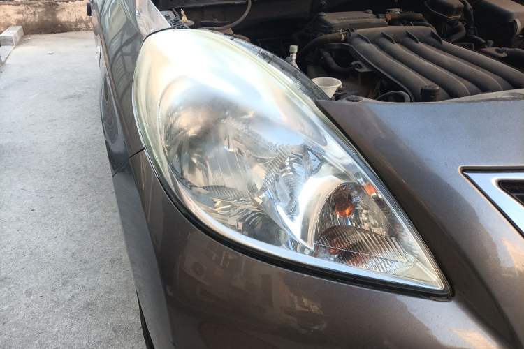 Used Nissan Sunny 2011 1.5XE CVT Comfort Edition Right Front Headlight