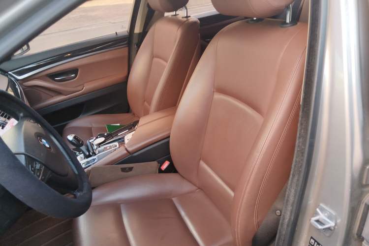 Used BMW 5 Series 2014 520Li Elegant Model
