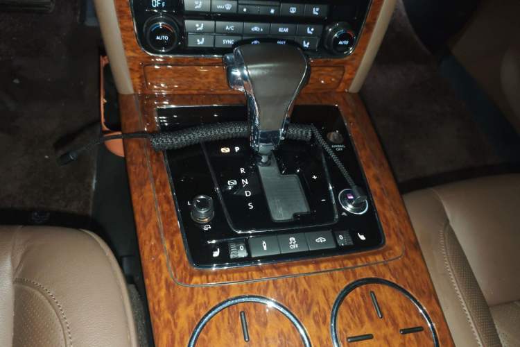 Used Volkswagen Phaeton 2014 3.0L Business Model
