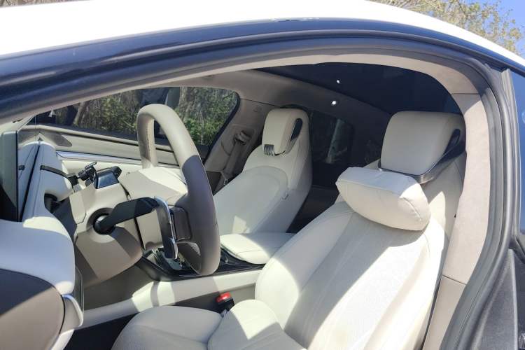 Used IM L7 2022 Pro Model Left Front Seat