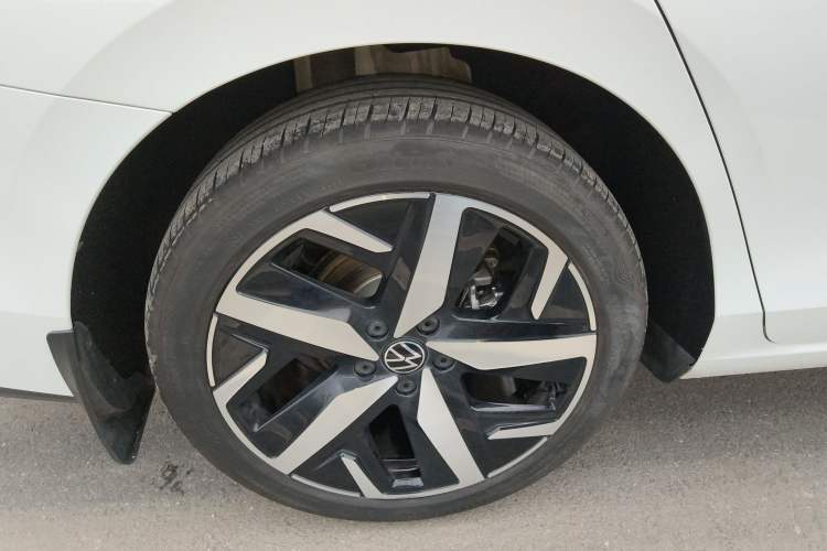 Used Volkswagen Lamando 2025 Lavida L 280TSI DSG Cool & Spicy Edition
