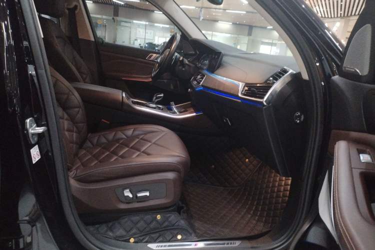 Used BMW X5 2022 Restyled xDrive 30Li Luxury Version M Sport Package
