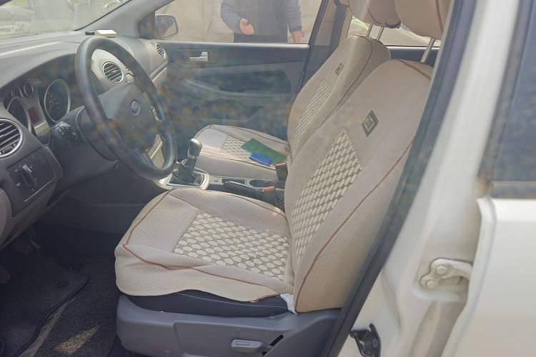 Used Ford Focus 2013 Hatchback Classic 1.8L Manual Base Model