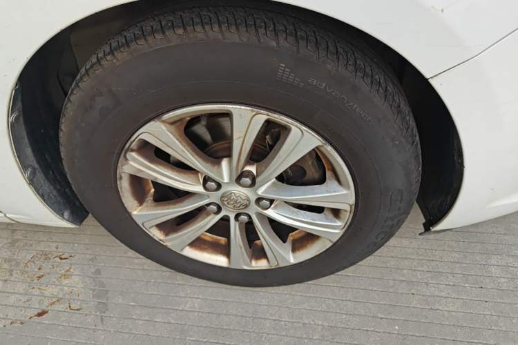 Used Buick GT 2015 15N Automatic Entry-Level Trim Right Front Wheel Hub