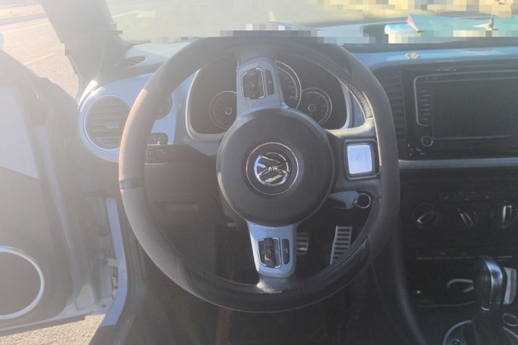 Used Volkswagen Beetle 2015 180TSI model
