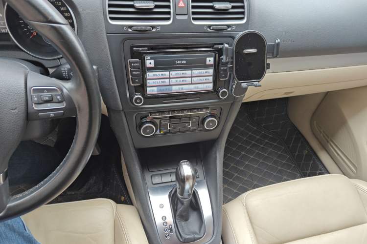 Used Volkswagen Golf 2012 1.4TSI Automatic Luxury Edition
