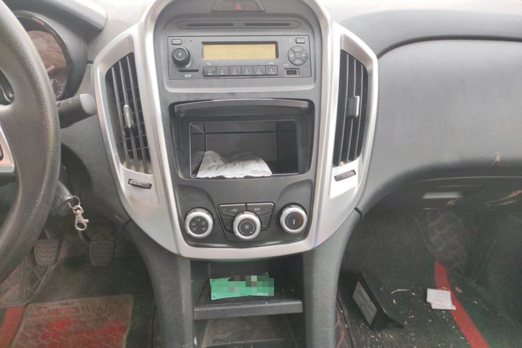 Used JMC Baodian 2020 2.5T Diesel Two-Wheel Drive Comfort Edition Long Wheelbase JX4D25A6L Audio And AC Panel