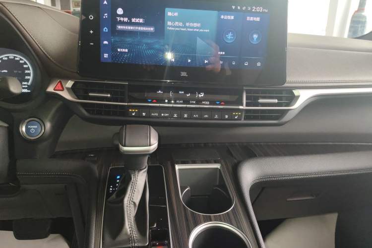 Used Toyota Sienna 2023 2.5L Hybrid Platinum Edition