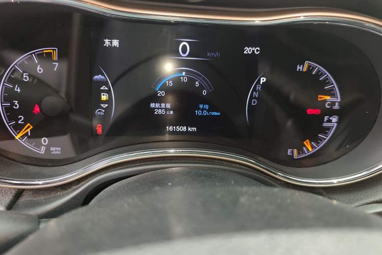 Used Jeep Grand Cherokee 2016 3.0L Comfort Navigation Edition Odometer Close Up