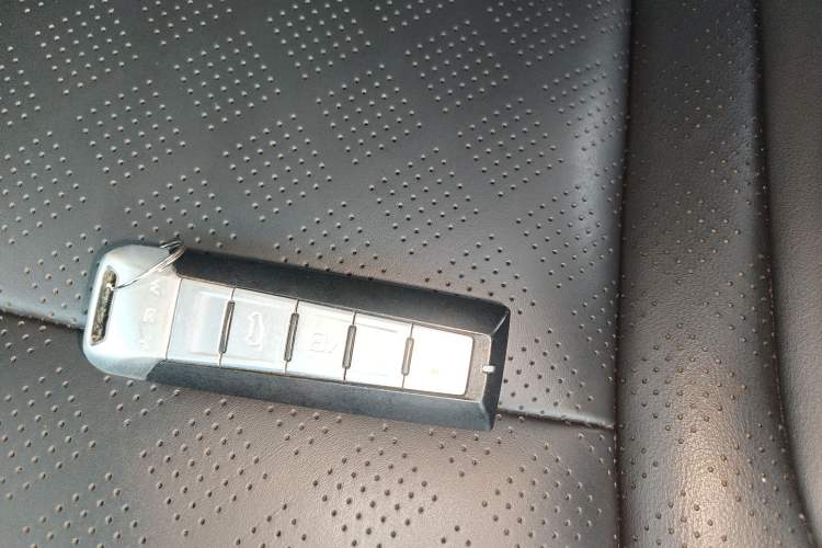 Used Wey VV6 2018 2.0T Two-Wheel Drive Flagship Version China V Standard
