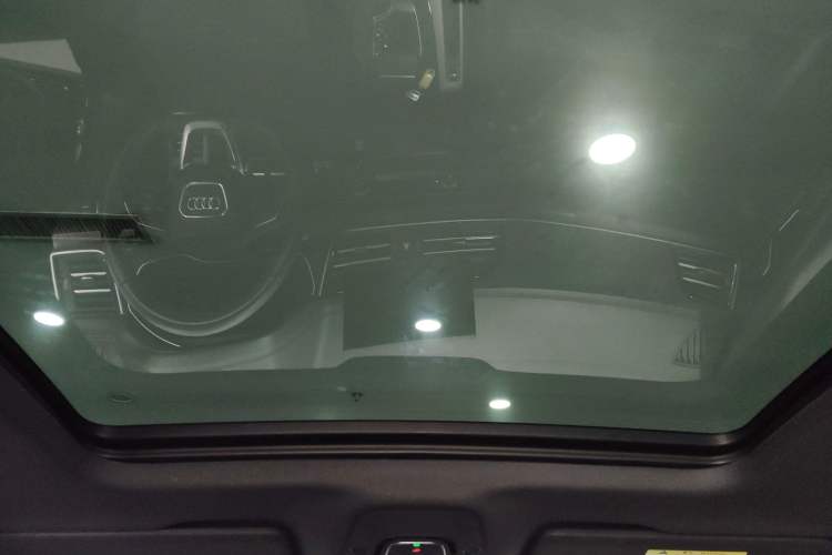 Used Audi Q5L 2025 40 TFSI Luxury Dynamic Edition Headliner