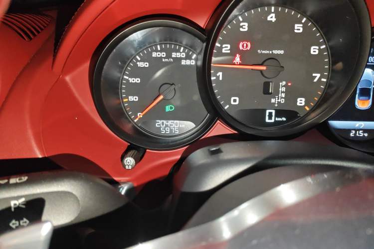 Used Porsche 718 2022 Boxster 2.0T Odometer Close Up