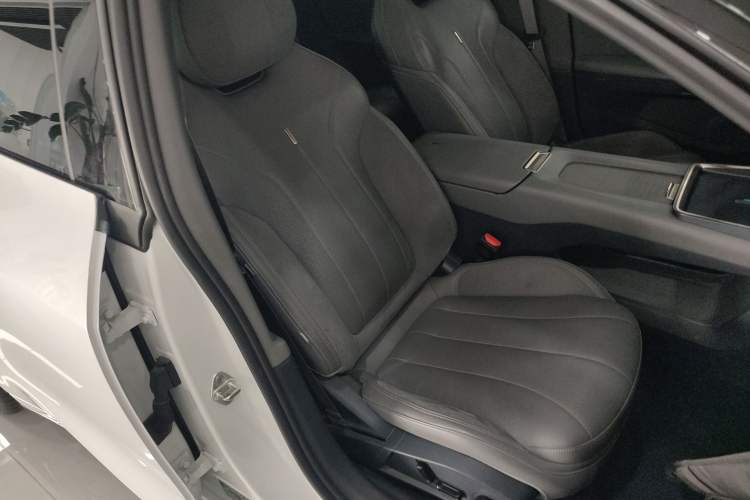 Used Lynk & Co 07 2024 EM-P 126 Long-Range Ultra