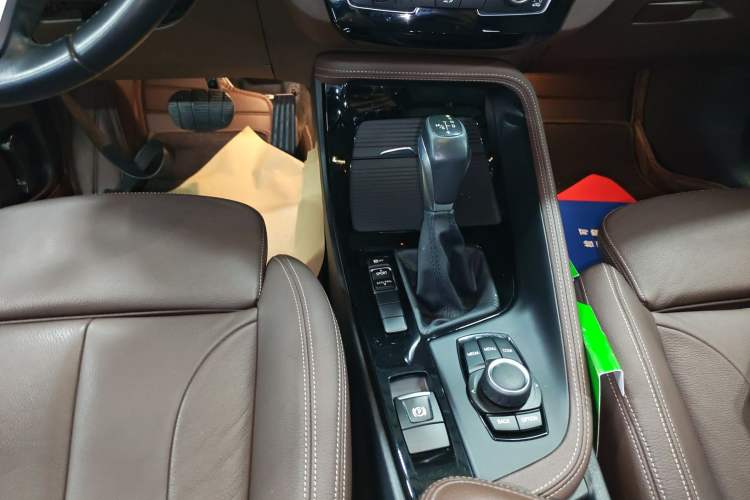 Used BMW X1 2018 sDrive18Li Luxury Model Gear Lever