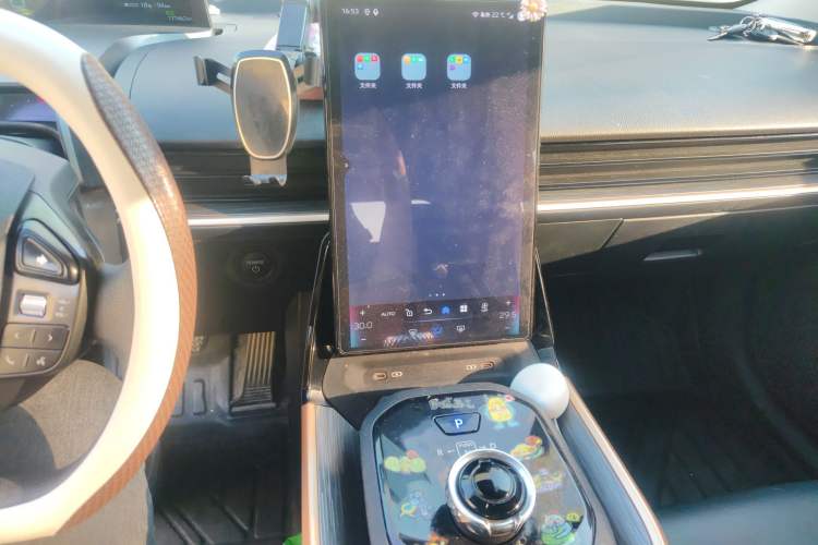 Used Toyota bZ3 2023 517 km Elite PRO Audio And AC Panel