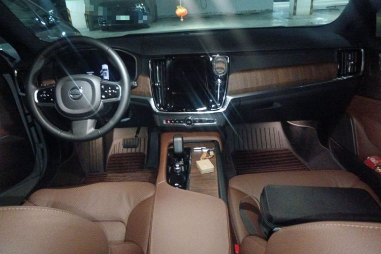 Used Volvo V90 2024 Cross Country B5 AWD Smart Range Edition
