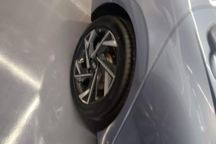 Used Hyundai Elantra 2023 1.5L CVT LUX Prestige Edition
