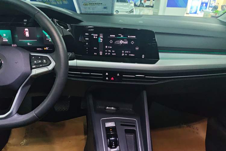 Used Volkswagen Golf 2023 Facelift 280TSI DSG Pro
