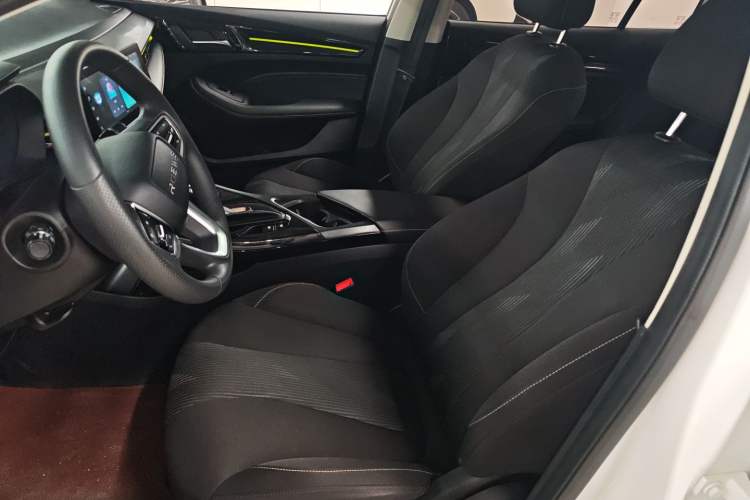 Used Roewe i5 2021 1.5L CVT Platinum Edition