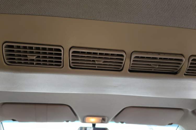 Used Wuling Hongguang 2014 1.2L Standard Model China IV
