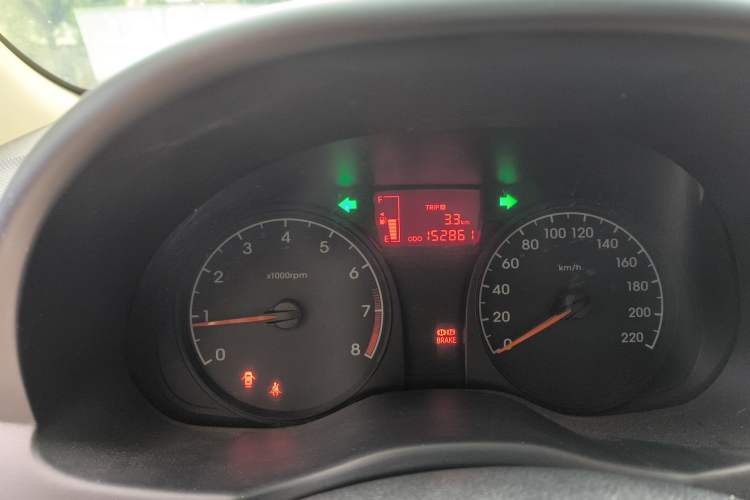 Used Hyundai Verna (older generation) 2014 1.4L Manual Fashion GS Model Odometer Close Up