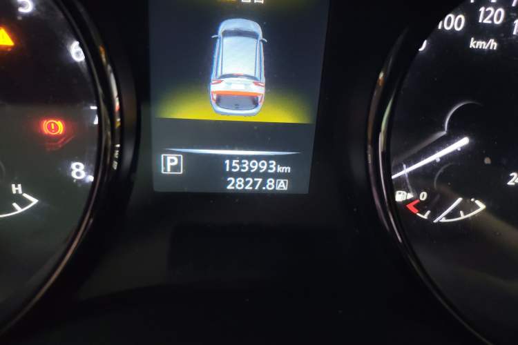 Used Nissan Qashqai 2016 2.0L CVT Elite Edition Odometer Close Up