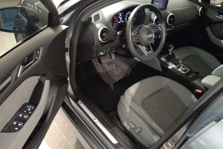 Used Audi A3 2020 Limousine 35 TFSI Fashion Edition China VI Emission Standard Driver Seat