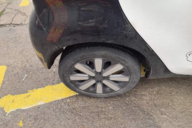 Used ORA Black Cat 2021 351 km Standard Version Right Rear Wheel Hub