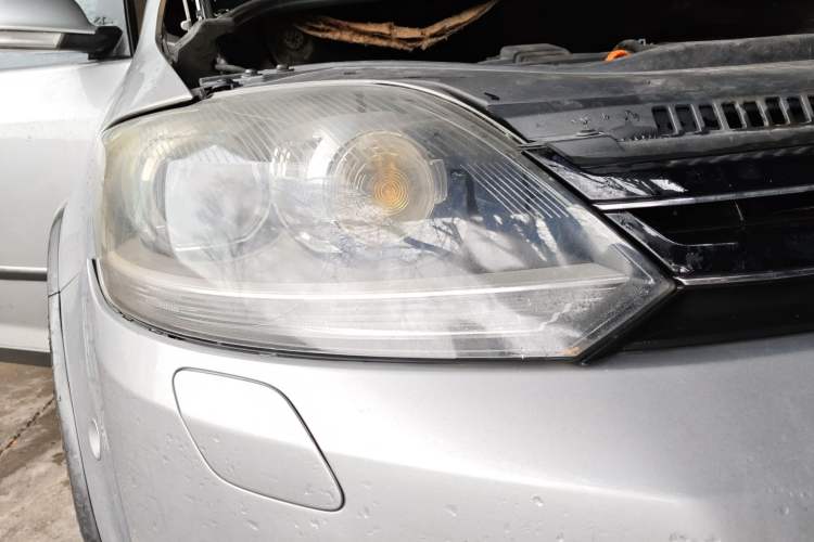 Used Volkswagen Golf 2011 1.4TSI Cross Golf Right Front Headlight