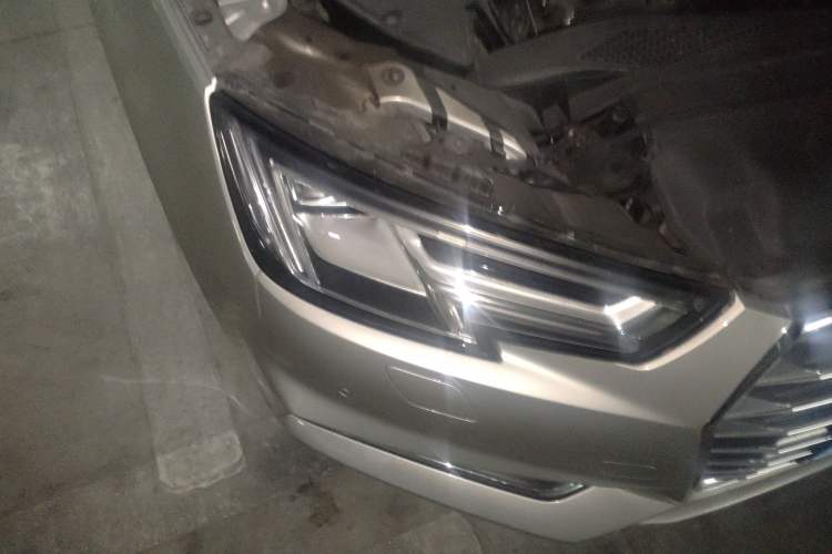 Used Audi A4L 2018 30th Anniversary Edition 40 TFSI Fashion Model
