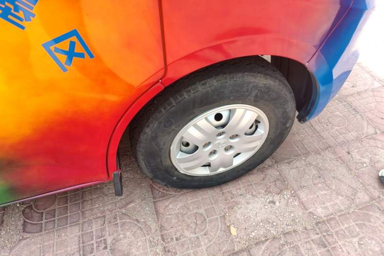 Used CHANGAN KAICHENG Ruixing M60 2020 1.5L Base Version China VI Standard 2-Seater Van with DAM15KR Engine Right Front Wheel Hub