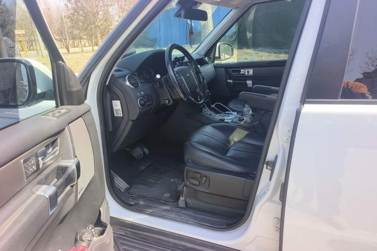 Used Land Rover Discovery 2016 3.0 SC Obsidian Black Heritage Edition HSE