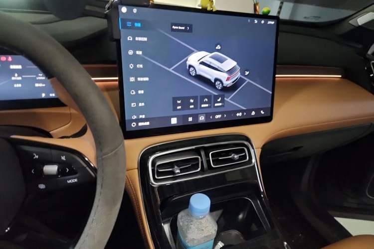 Used Geely Auto FX11 2025 4th Generation 1.5TD DCT Jinxiu Audio And AC Panel