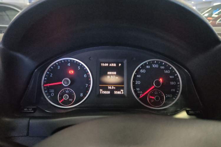 Used Volkswagen Tiguan 2016 2.0 TSI Four-Wheel Drive Standard Version Instrument Cluster