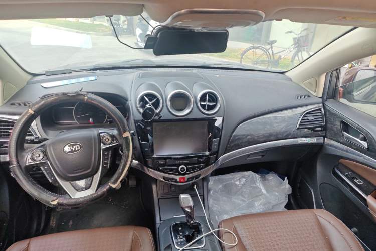 Used BYD S7 2016 2.0T Automatic Prestige Edition Headliner