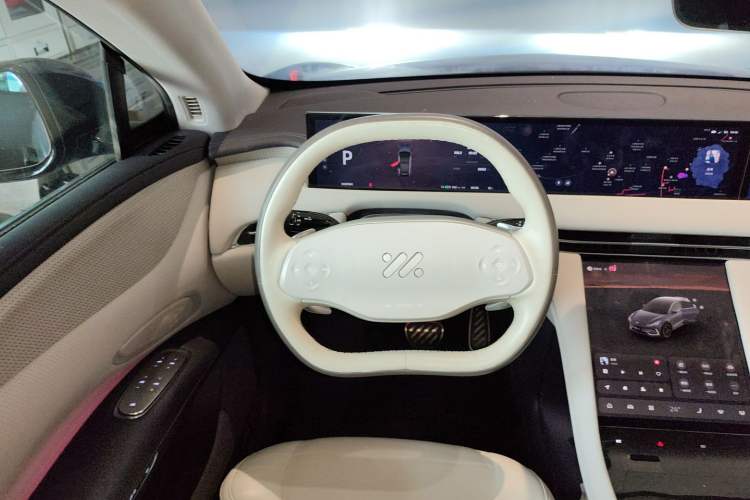 Used IM LS7 2023 100kWh Lux All-Wheel-Drive Version
