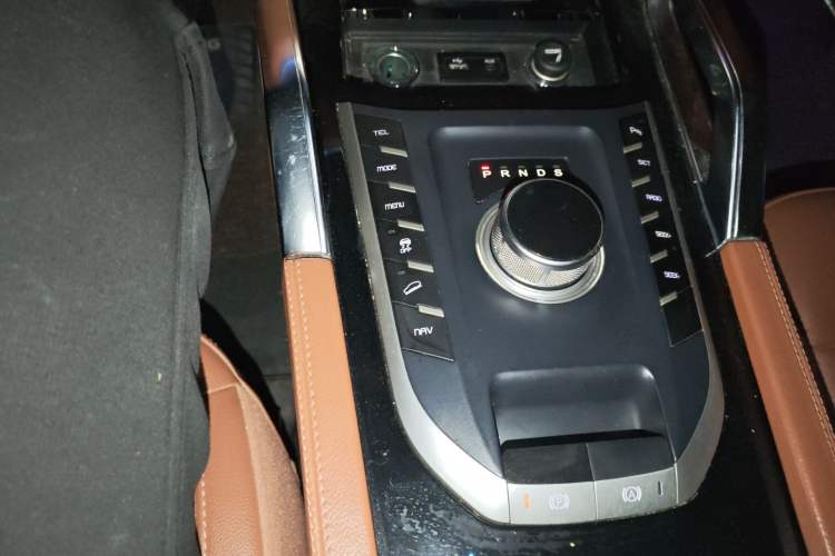 Used Zotye T700 2017 1.8T Dual-Clutch Prestige Model
