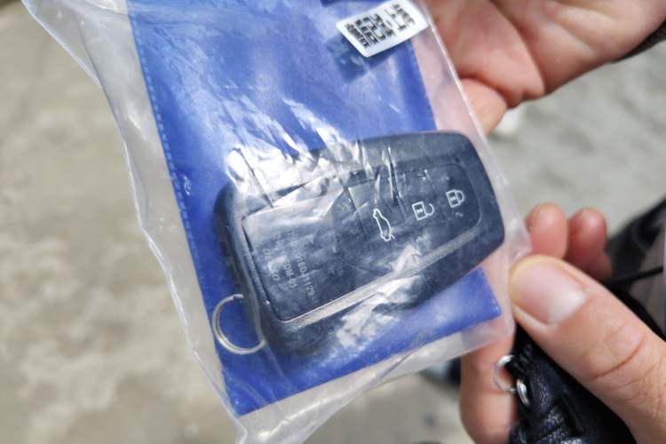 Used Toyota Camry 2019 Revised Version Dual-Engine 2.5 HG Luxury Edition Vehicle Key