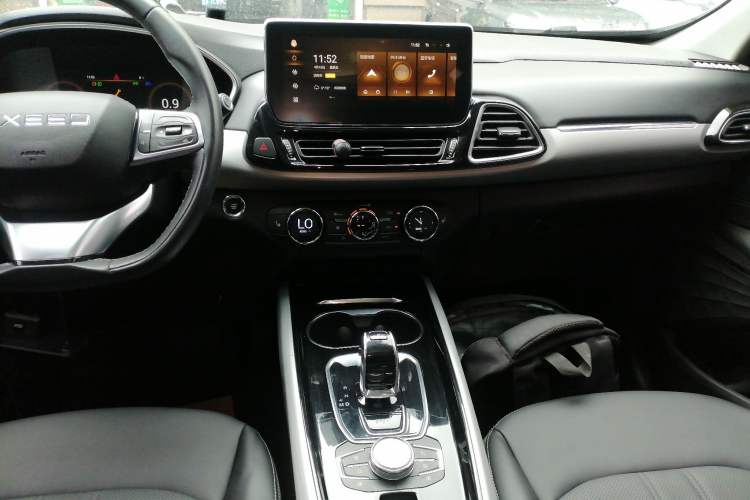 Used EXEED Lingyun 2019 1.6T Two-Wheel Drive Diamond Edition Audio And AC Panel