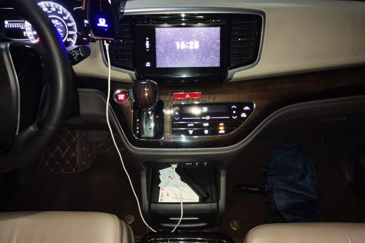 Used Honda Odyssey 2015 2.4L Luxury Edition Audio And AC Panel