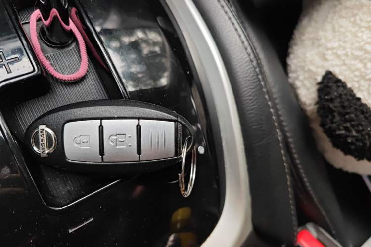 Used Nissan X-Trail 2015 2.0L CVT Comfort MAX Edition 2WD
