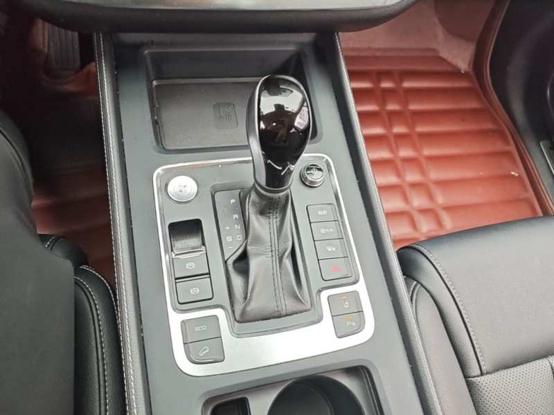 Used BYD Tang 2018 2.0T Automatic SmartConnect Prestige 7-Seater China V Standard – Executive — 13