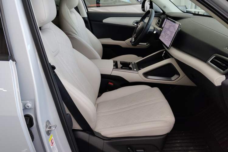 Used BYD Yuan UP 2025 Intelligent Driving Version 401 km Beyond-Range Edition