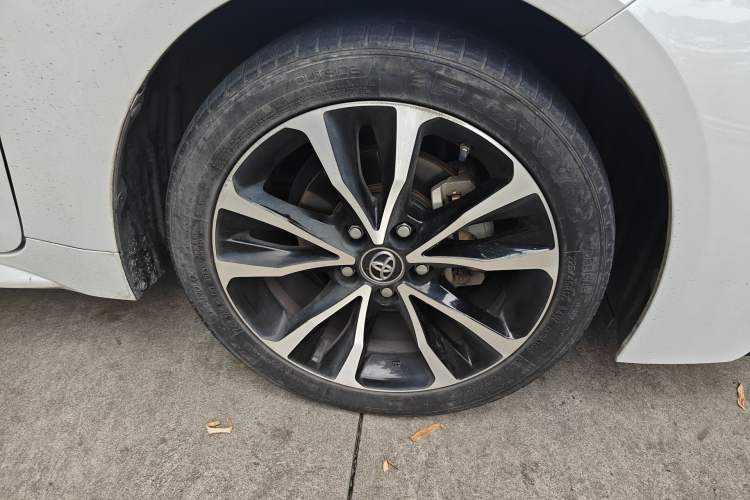 Used Toyota Levin 2021 185T CVT Sport Edition Right Front Wheel Hub