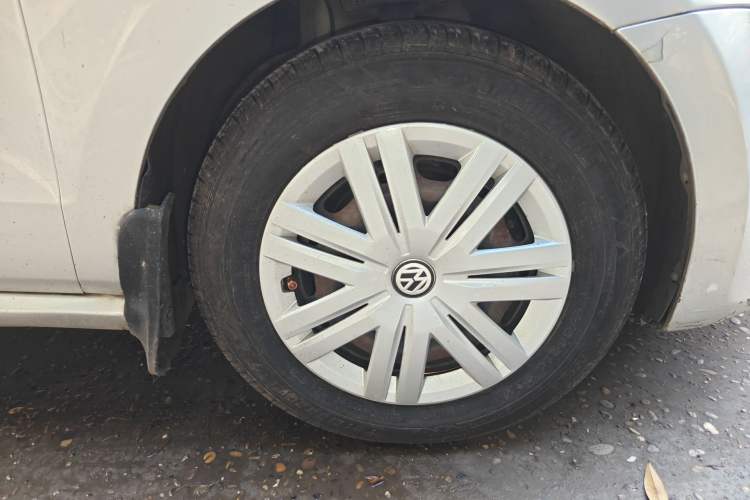 Used Volkswagen Polo 2011 1.4L Manual ZhiLe Edition Right Front Wheel Hub