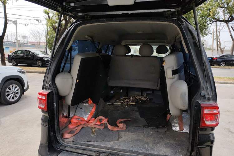 Used FORTHING Lingzhi 2024 M5L 1.5T Manual Base Model 7 Seats