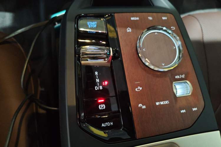 Used BMW iX 2022 xDrive40 Gear Lever