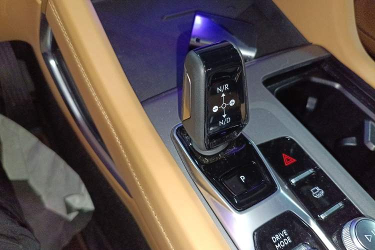 Used Lynk & Co 09 2024 2.0T Four-Wheel Drive Sport Edition Five Seats Gear Lever