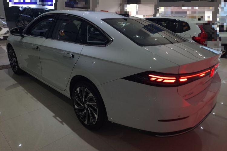 Used Volkswagen Sagitar 2026 Model L 300TSI DSG Luxury Version
